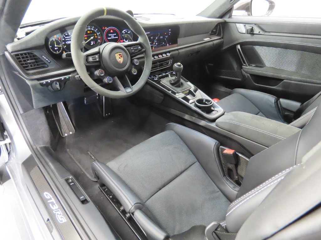 Certified 2025 Porsche 911 GT3 RS RWD image 4
