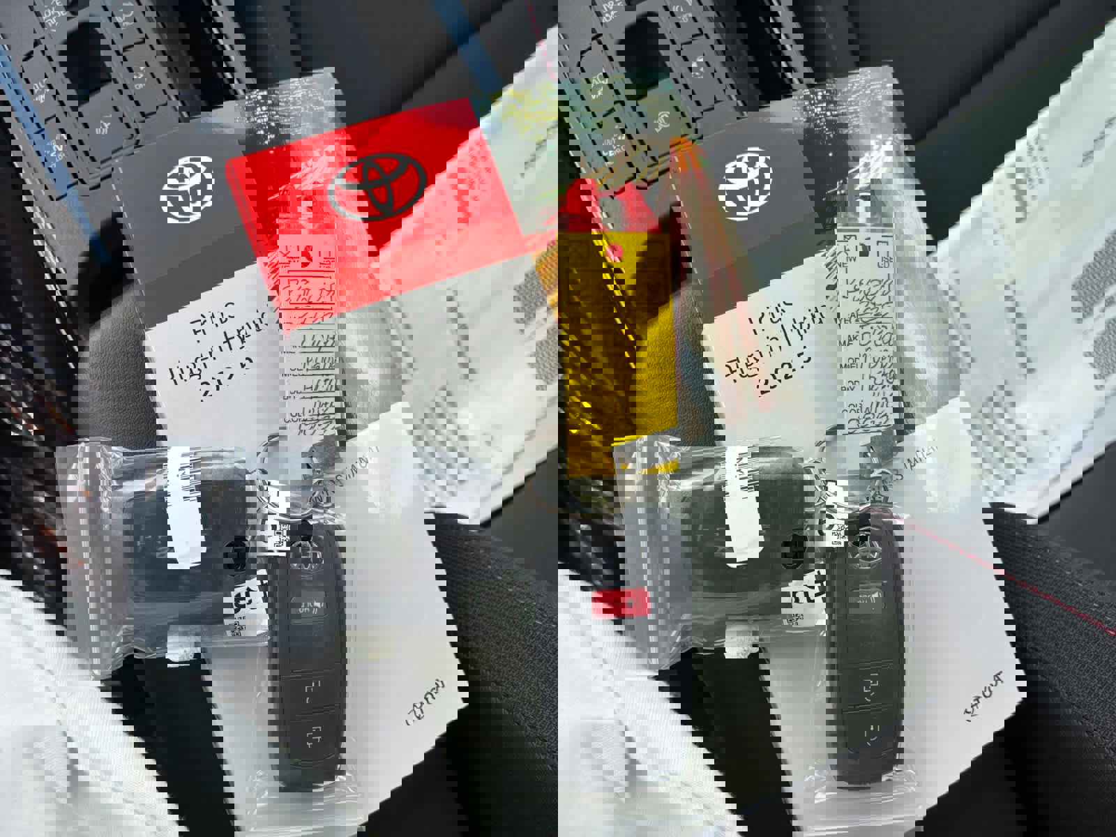 Used 2025 Toyota Prius Plug-In Hybrid image 12