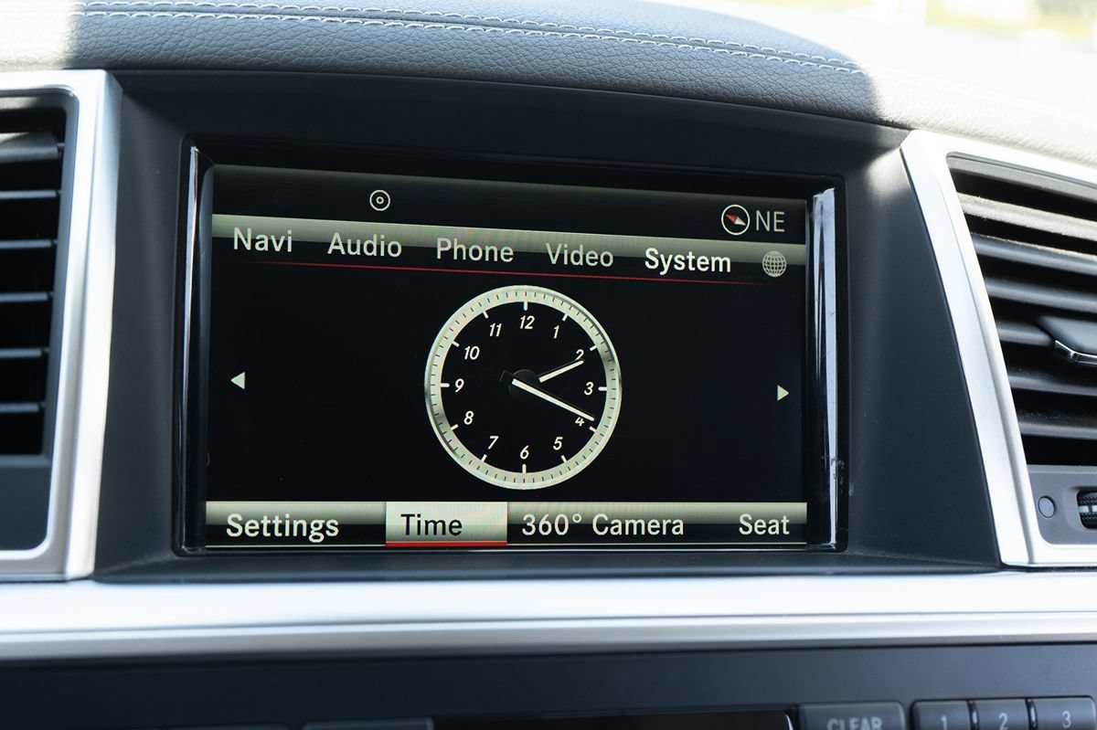 Used 2015 Mercedes-Benz GL 550 4MATIC image 34