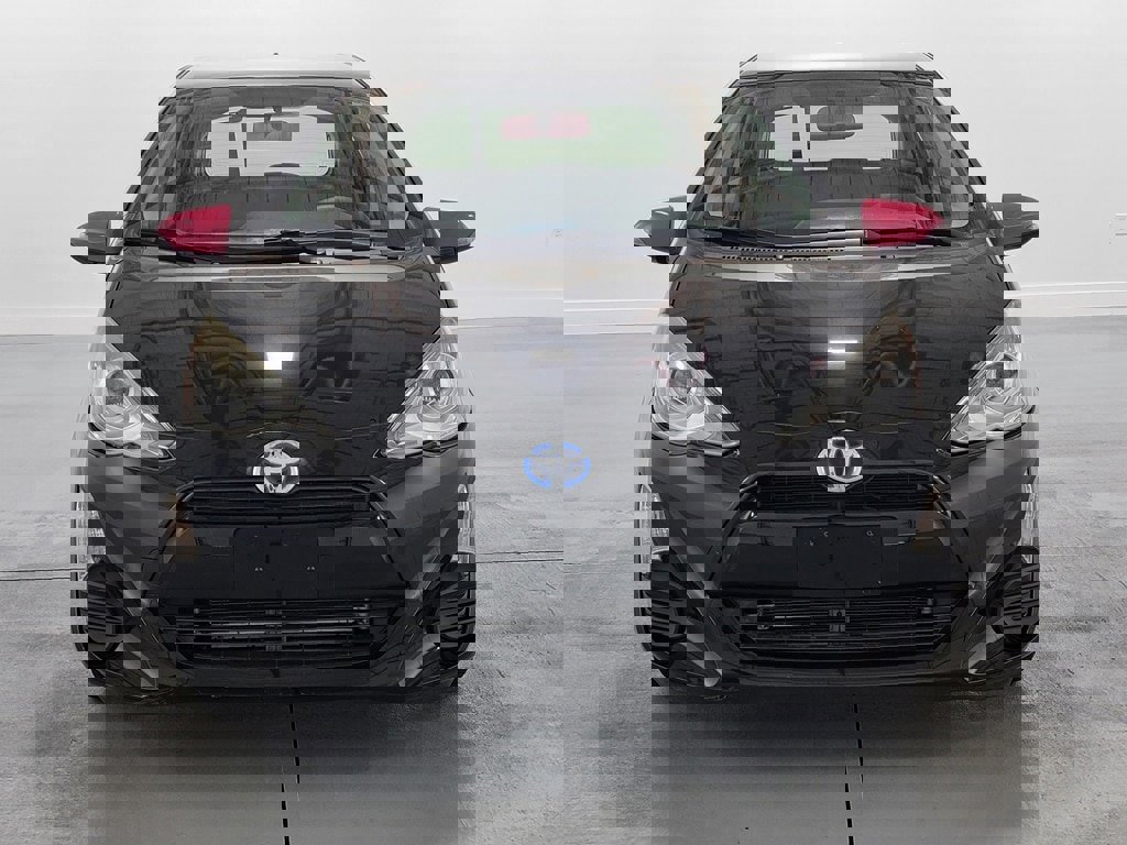 Used 2016 Toyota Prius C Persona Series image 3