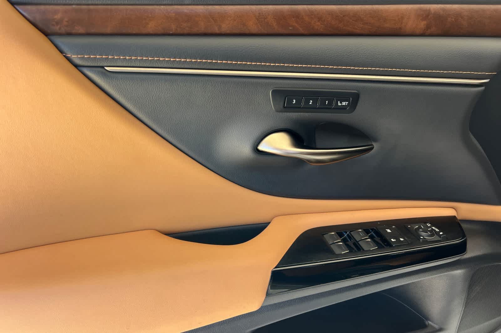 Certified 2023 Lexus ES 350 w/ Premium Package FWD image 12
