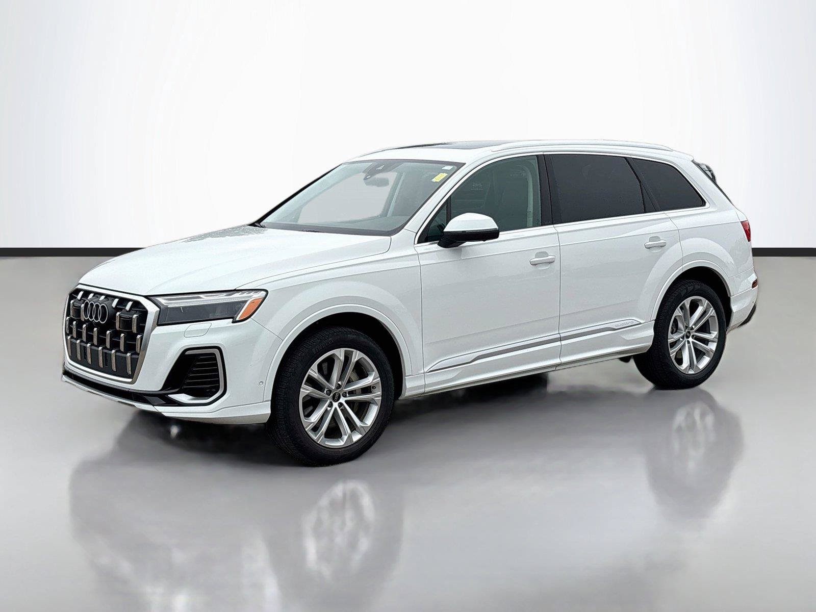 Used 2025 Audi Q7 3.0T Premium Plus AWD/4WD image 4