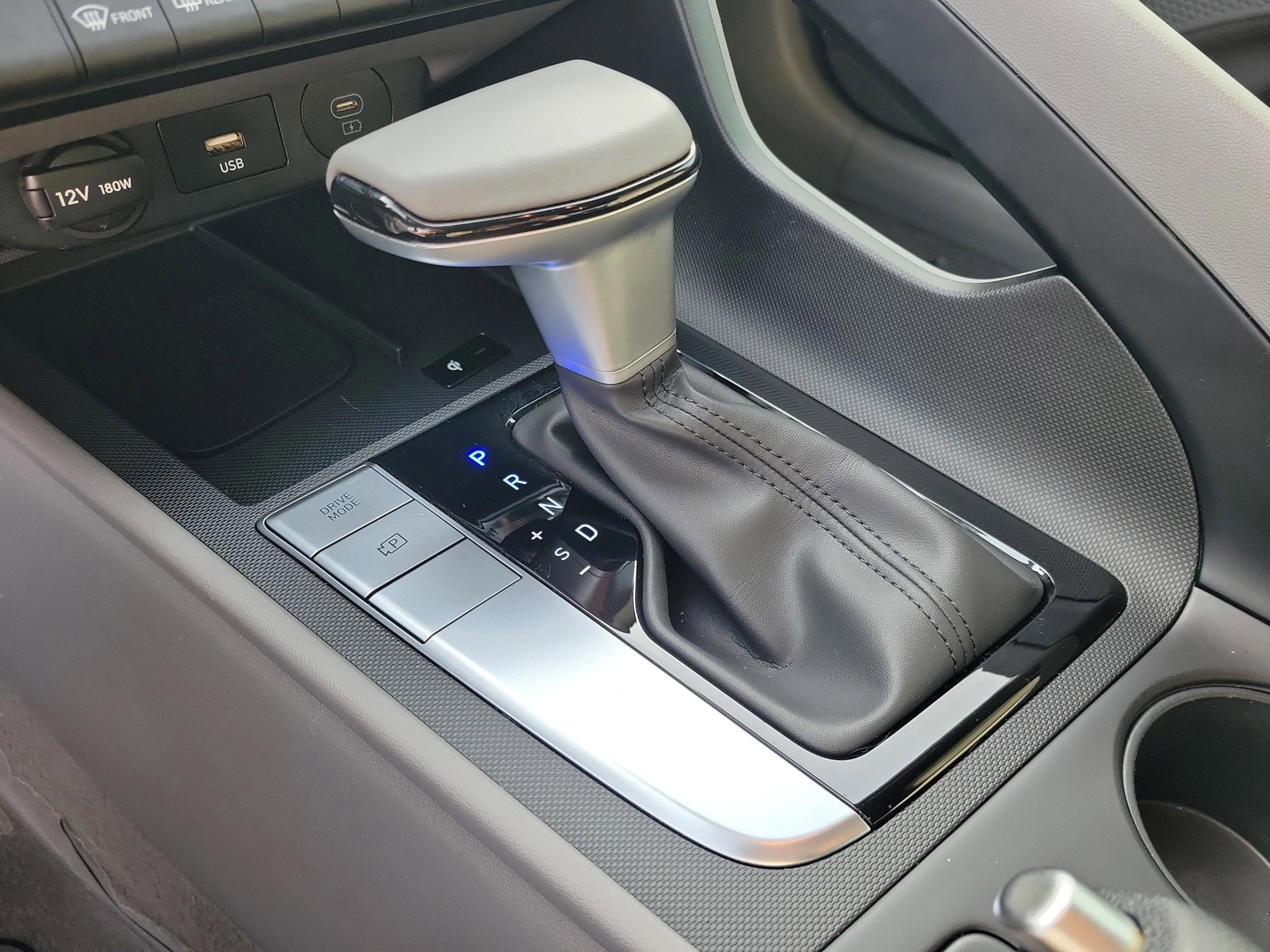 Certified 2025 Hyundai Elantra Sport image 29