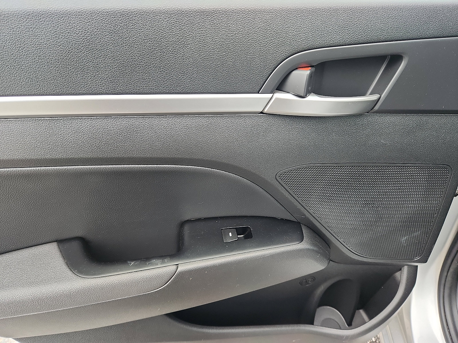 Used 2019 Hyundai Elantra Limited w/ Cargo Package FWD image 27