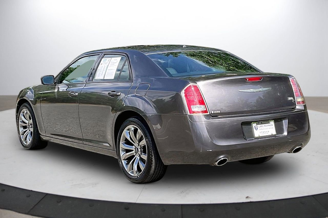 Used 2014 Chrysler 300 S RWD image 7