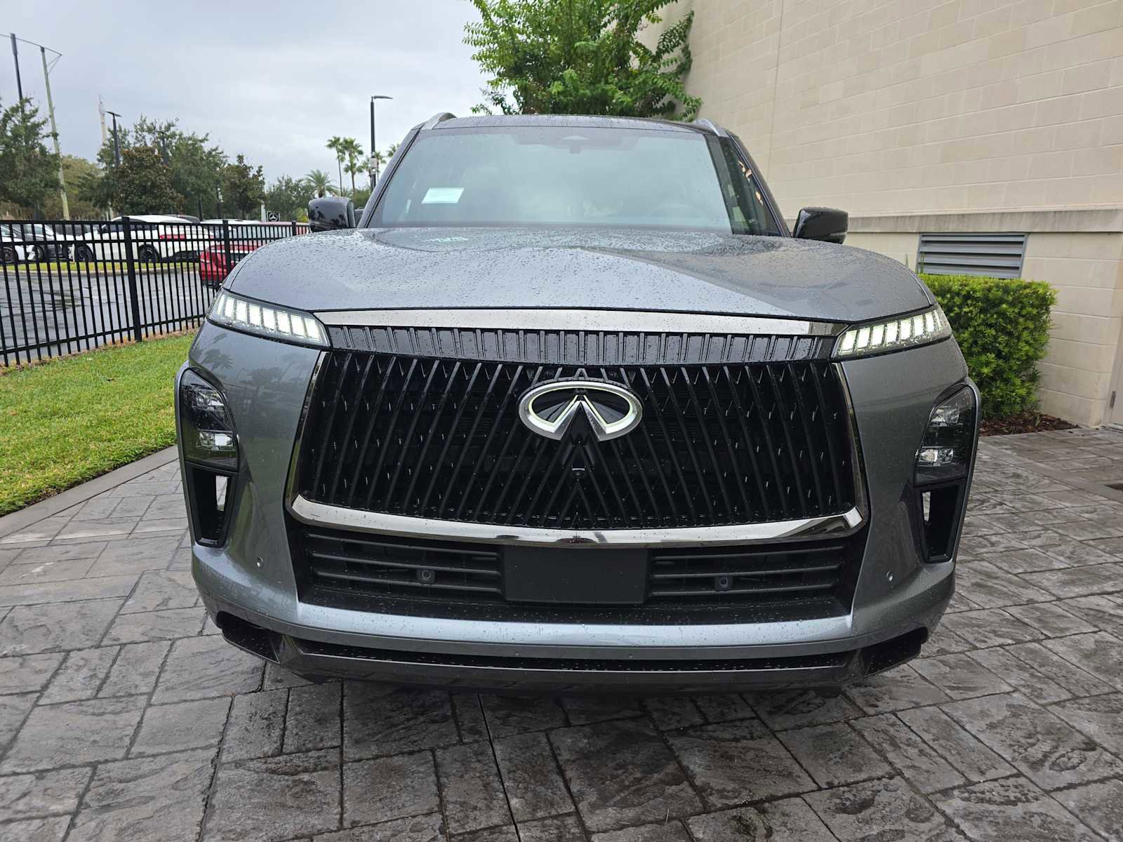 New 2026 INFINITI QX80 Autograph w/ Premium Cargo Package image 2