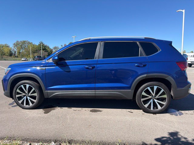 Used 2022 Volkswagen Taos SE FWD image 12
