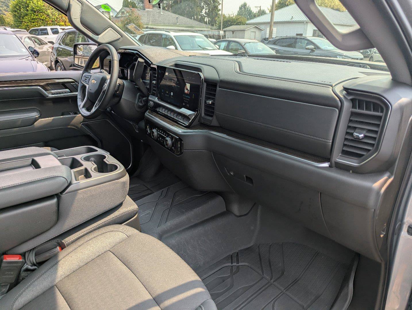 Used 2024 Chevrolet Silverado 1500 LT AWD/4WD image 34
