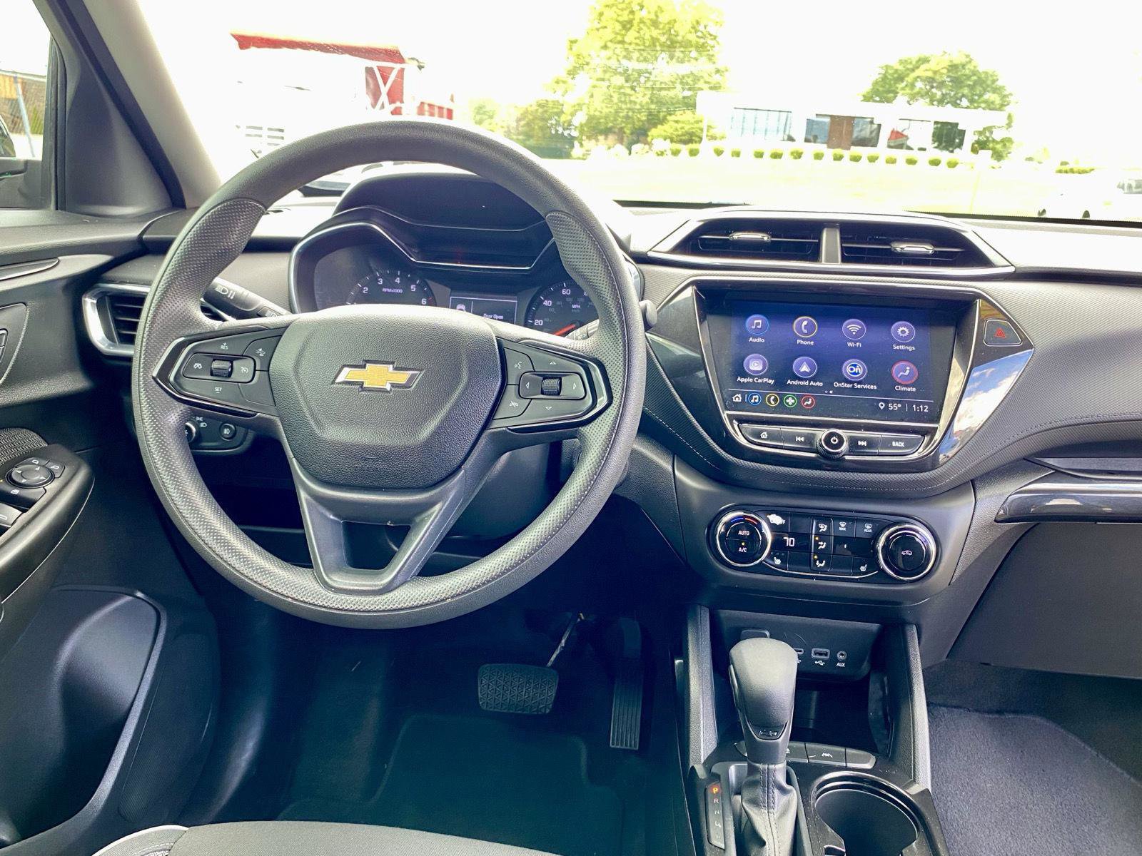 Used 2021 Chevrolet TrailBlazer LT w/ Convenience Package FWD image 3