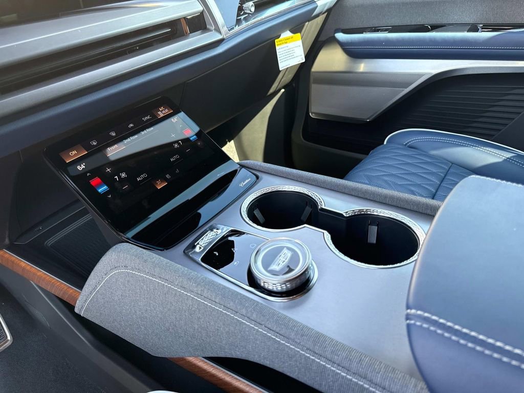 New 2026 Cadillac Vistiq Premium Luxury w/ LPO, Floor Liner Package image 24