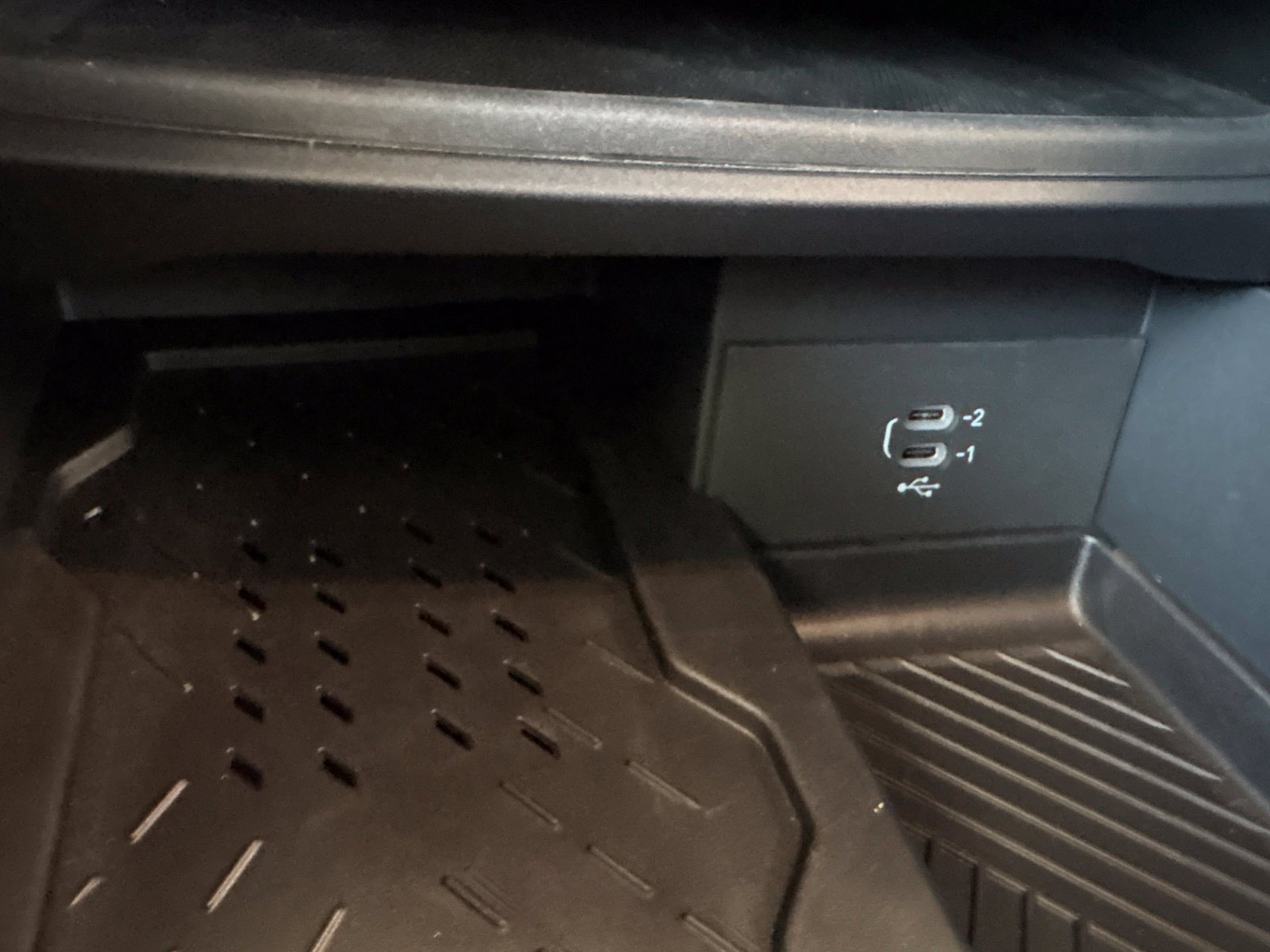 New 2027 Chrysler Pacifica Limited FWD image 30