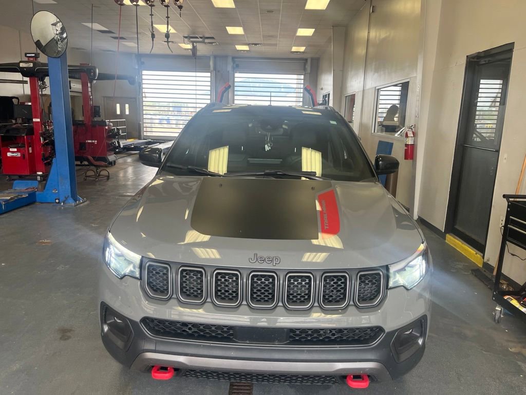 Used 2024 Jeep Compass Trailhawk w/ Trailhawk Elite Group AWD/4WD image 13