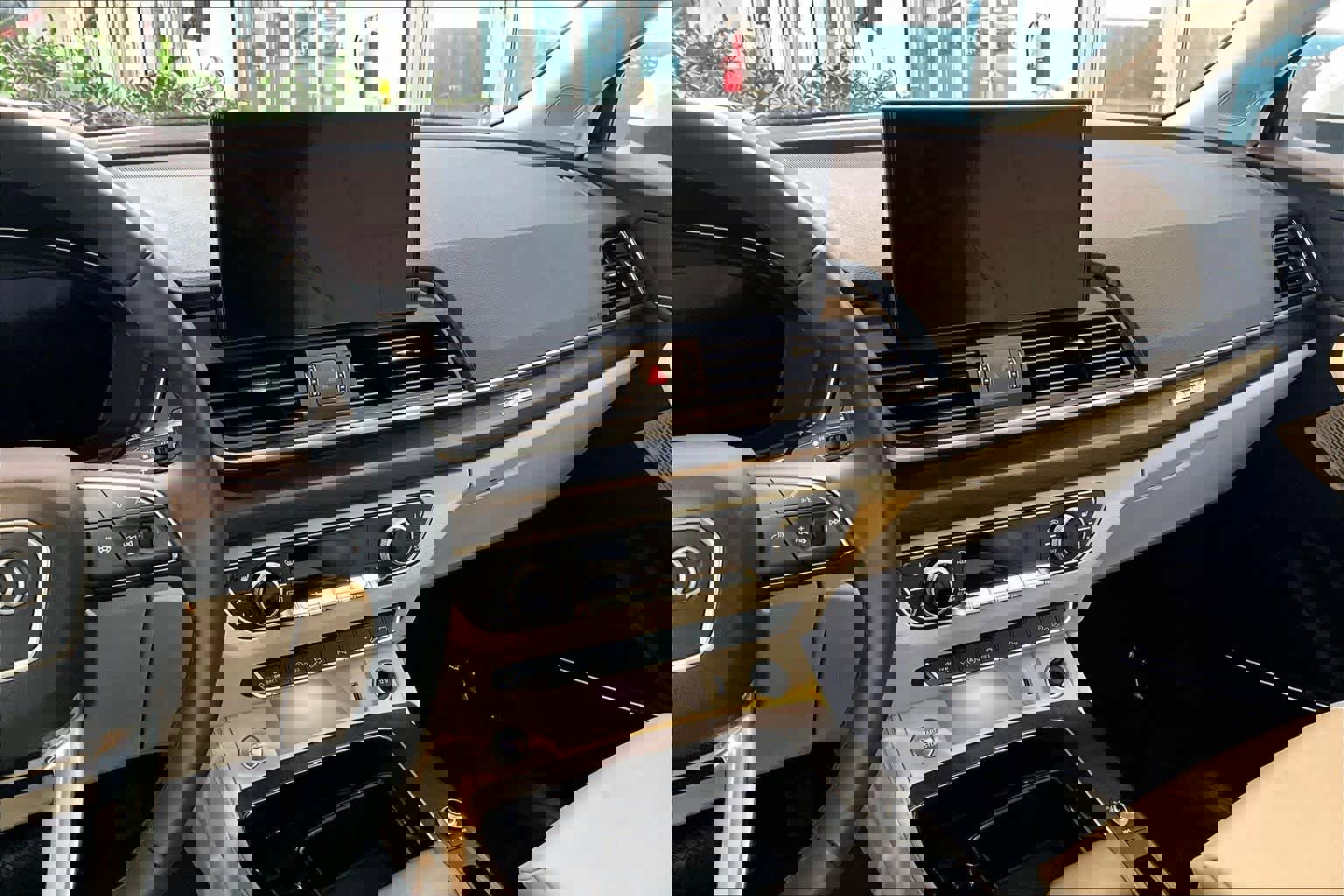 Certified 2025 Audi Q5 2.0T Premium Plus w/ Premium Plus Package image 6