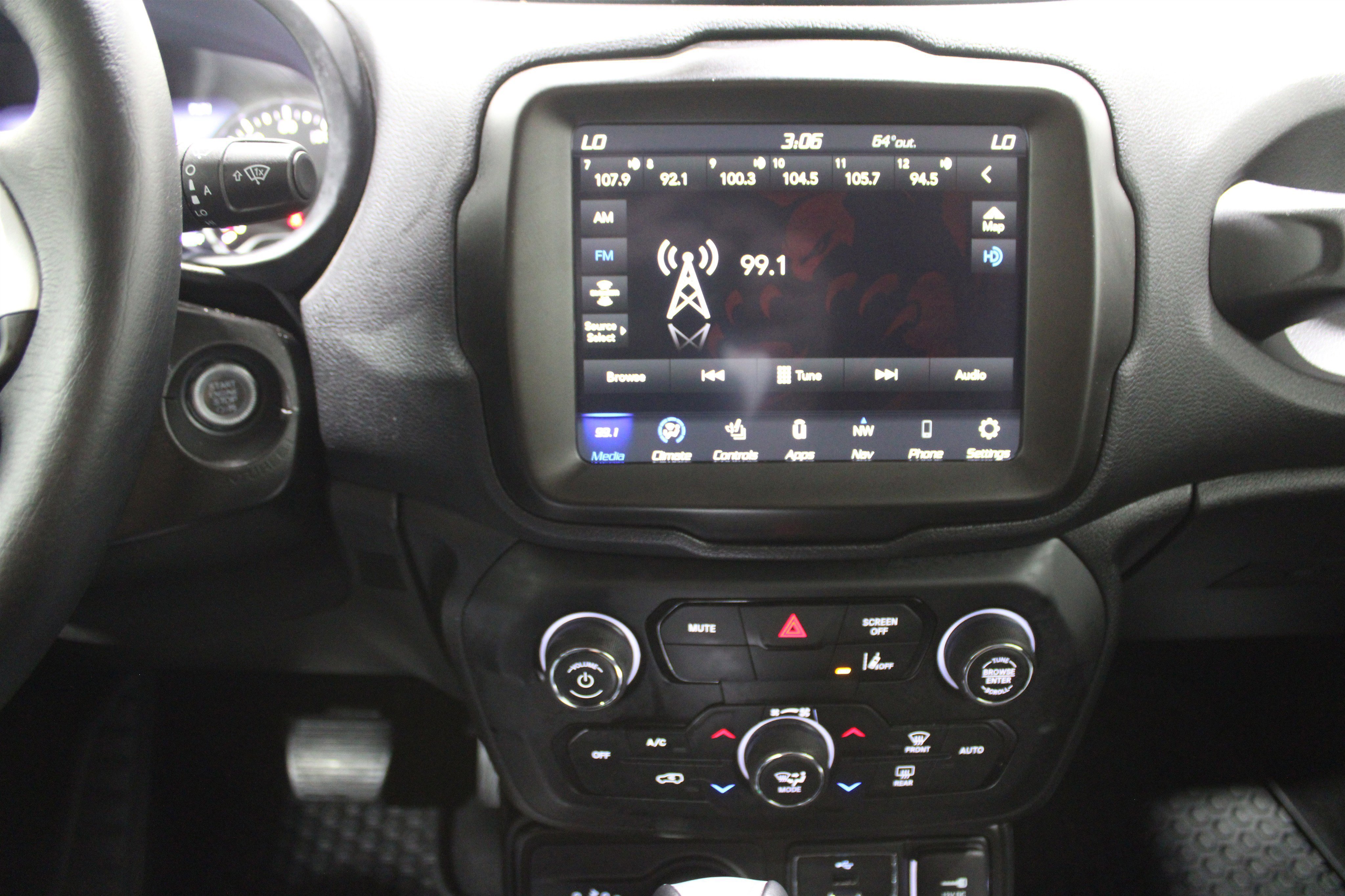 Used 2023 Jeep Renegade Limited image 11