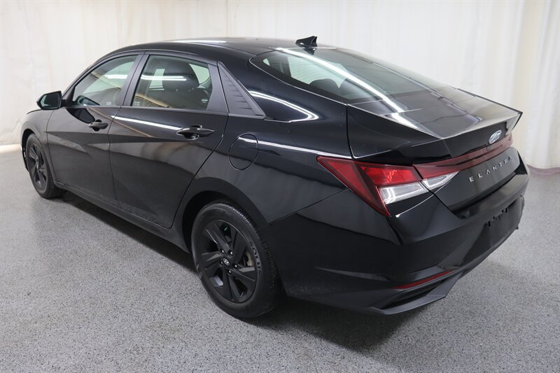 Used 2021 Hyundai Elantra SEL FWD image 4
