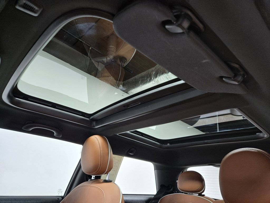 Used 2024 MINI Cooper SE image 8