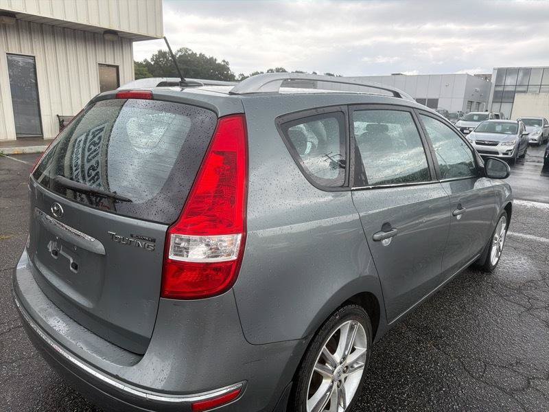 Used 2011 Hyundai Elantra FWD image 6