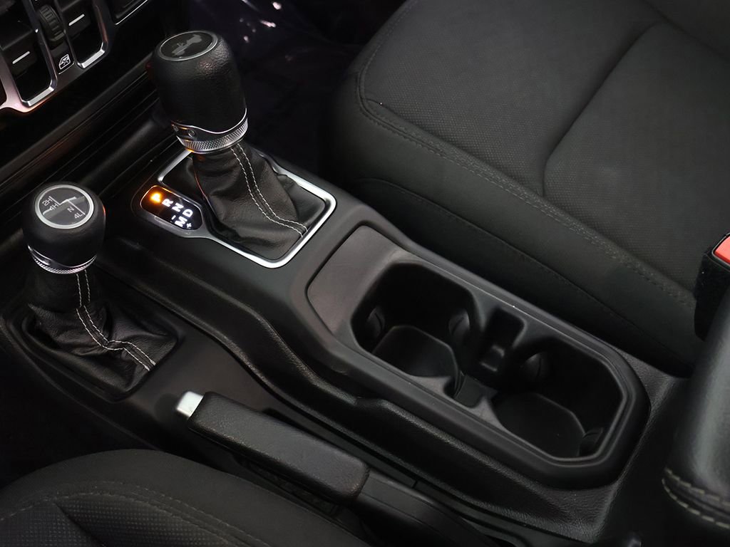 Used 2021 Jeep Wrangler Unlimited Sahara w/ Uconnect 4C Nav & Sound Group AWD/4WD image 47