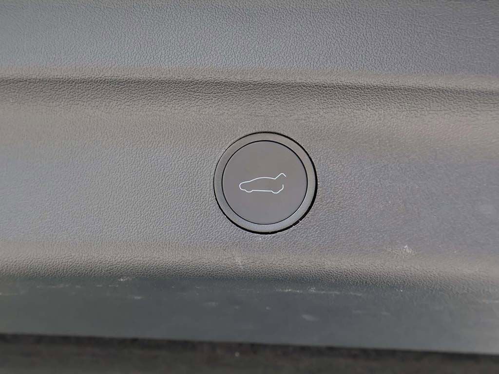 Used 2023 Tesla Model Y Long Range AWD/4WD image 20