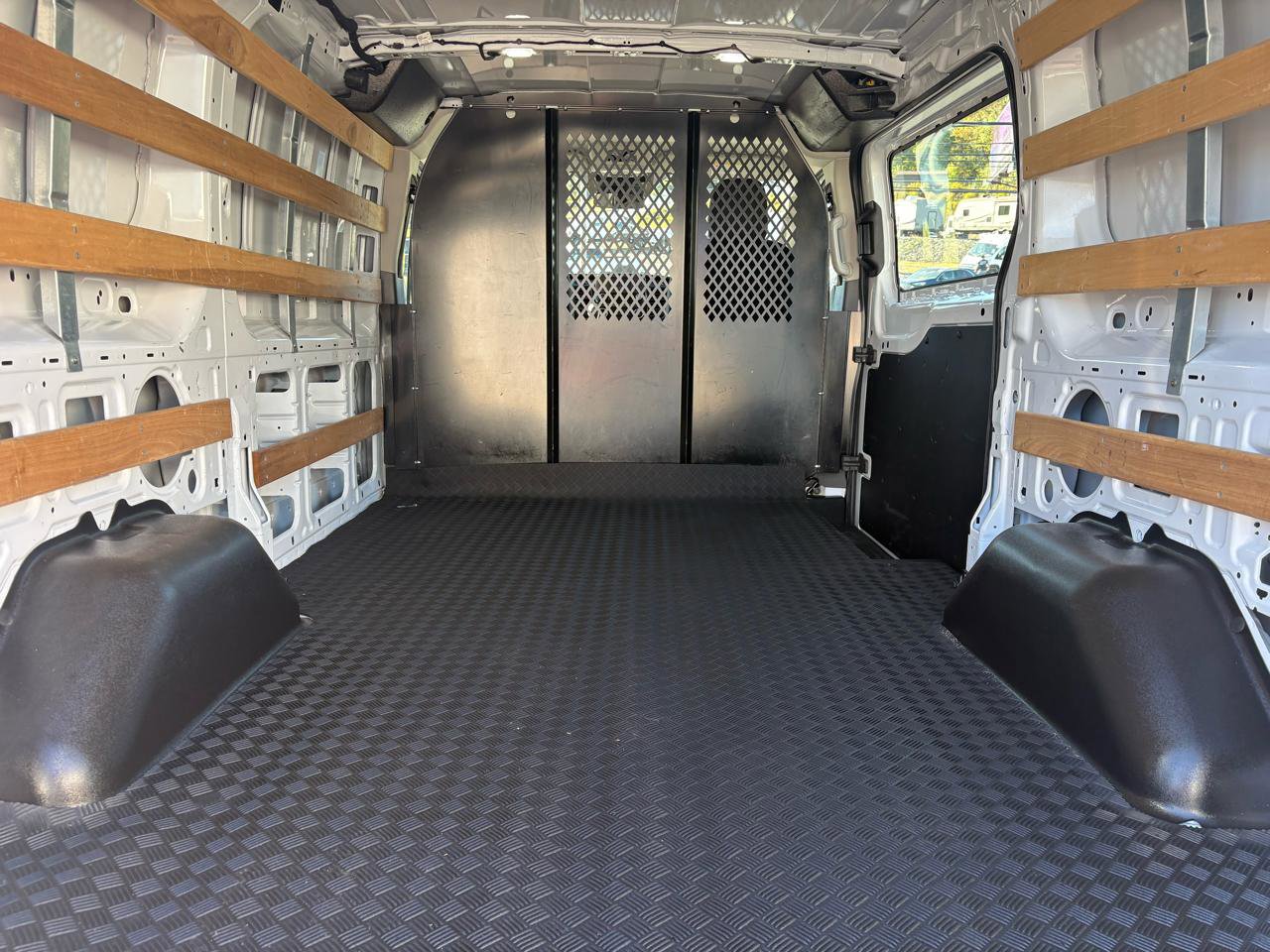 Used 2023 Ford Transit 250 Low Roof w/ Exterior Upgrade Package RWD image 32
