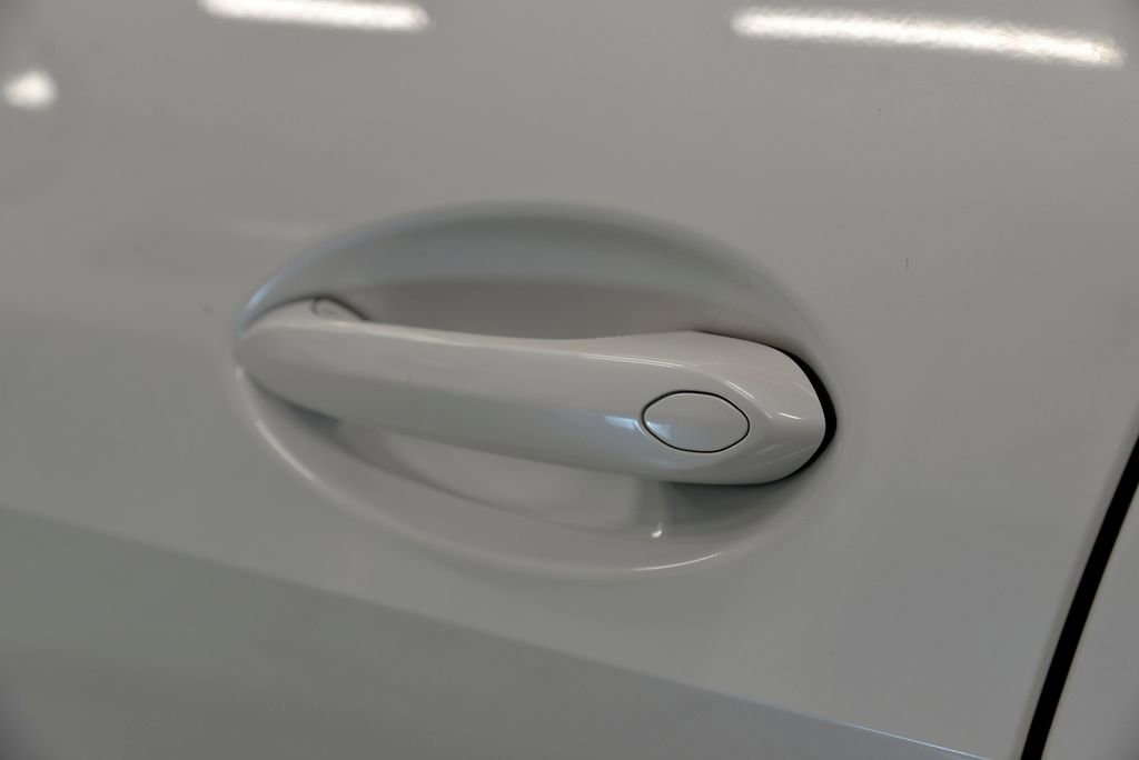 Used 2023 BMW X5 xDrive45e w/ Climate Comfort Package image 13