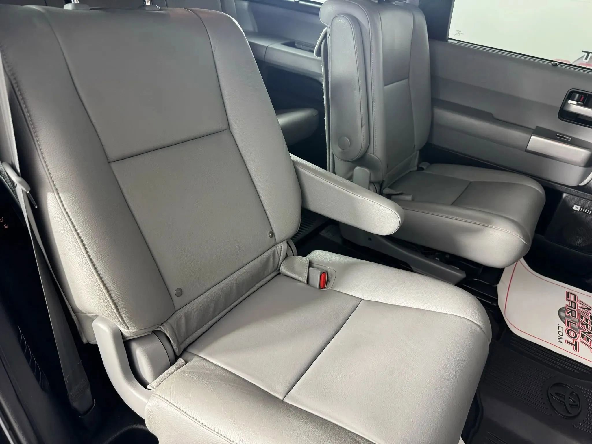 Used 2019 Toyota Sequoia Limited image 38