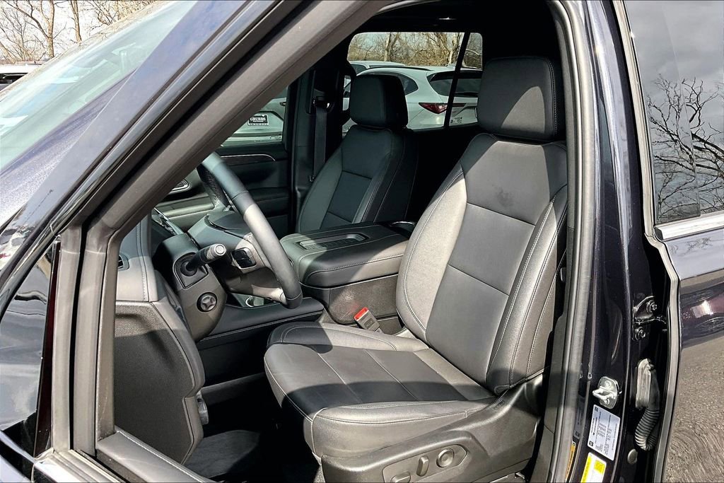 Used 2024 Chevrolet Tahoe LT w/ Luxury Package image 35