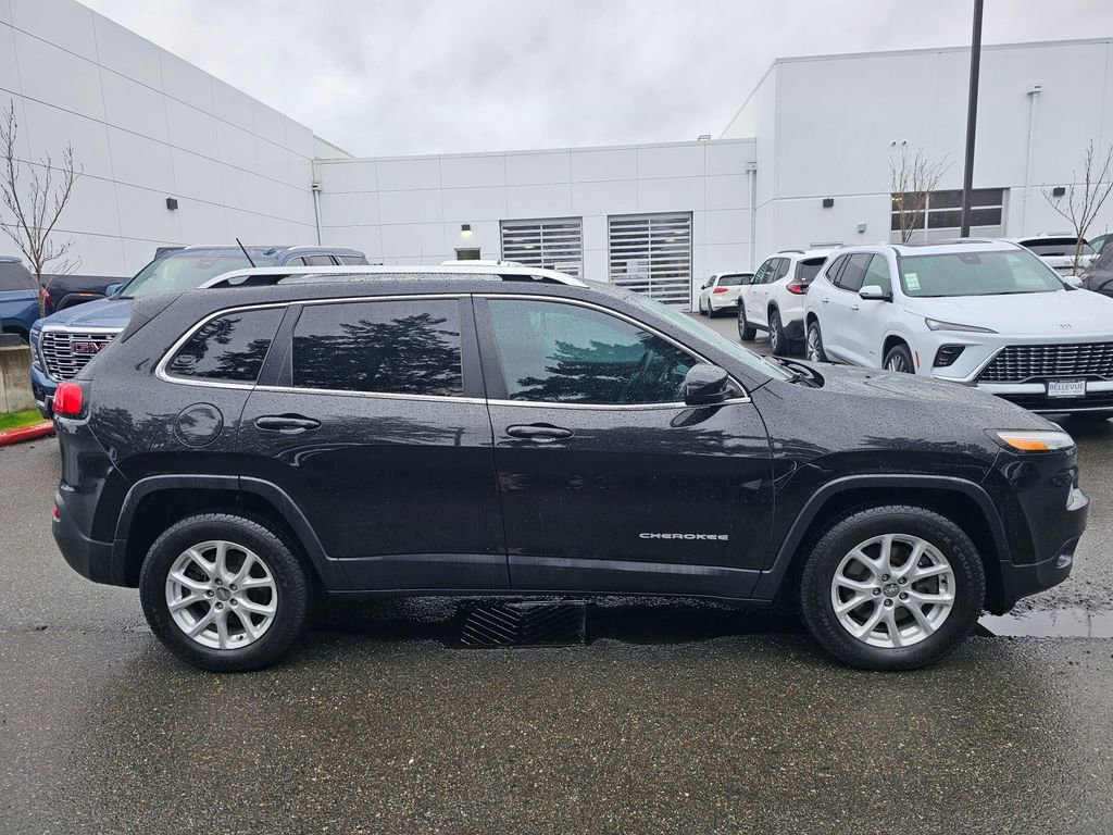 Used 2015 Jeep Cherokee Latitude w/ Cold Weather Group image 6