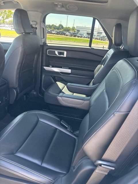 Used 2023 Ford Explorer XLT w/ Equipment Group 202A AWD/4WD image 11