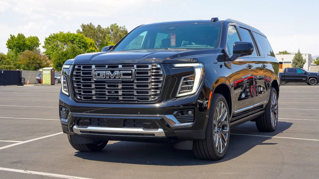 New 2026 GMC Yukon XL Denali Ultimate AWD/4WD image 2