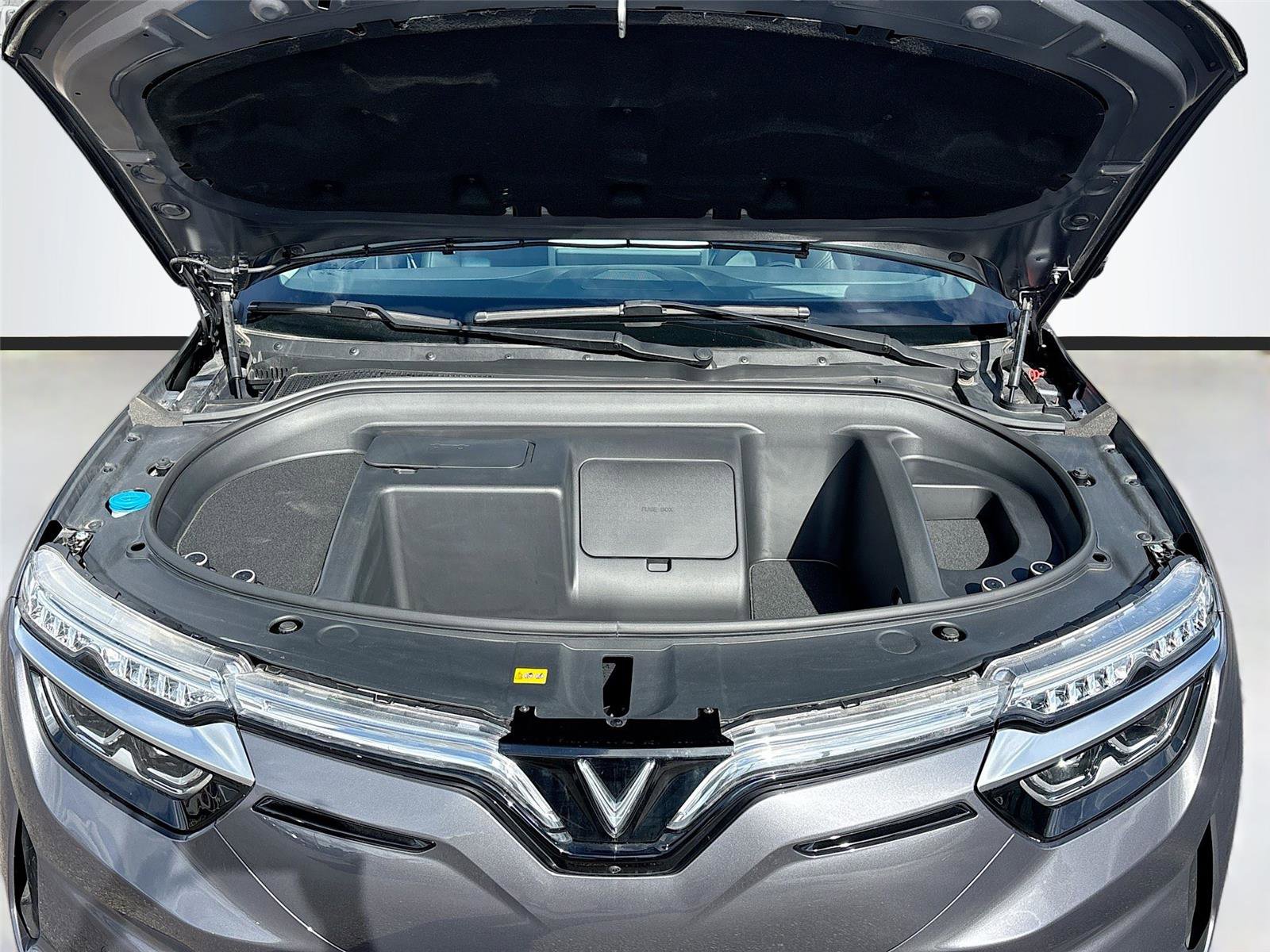 New 2025 VinFast VF 8 Eco image 30