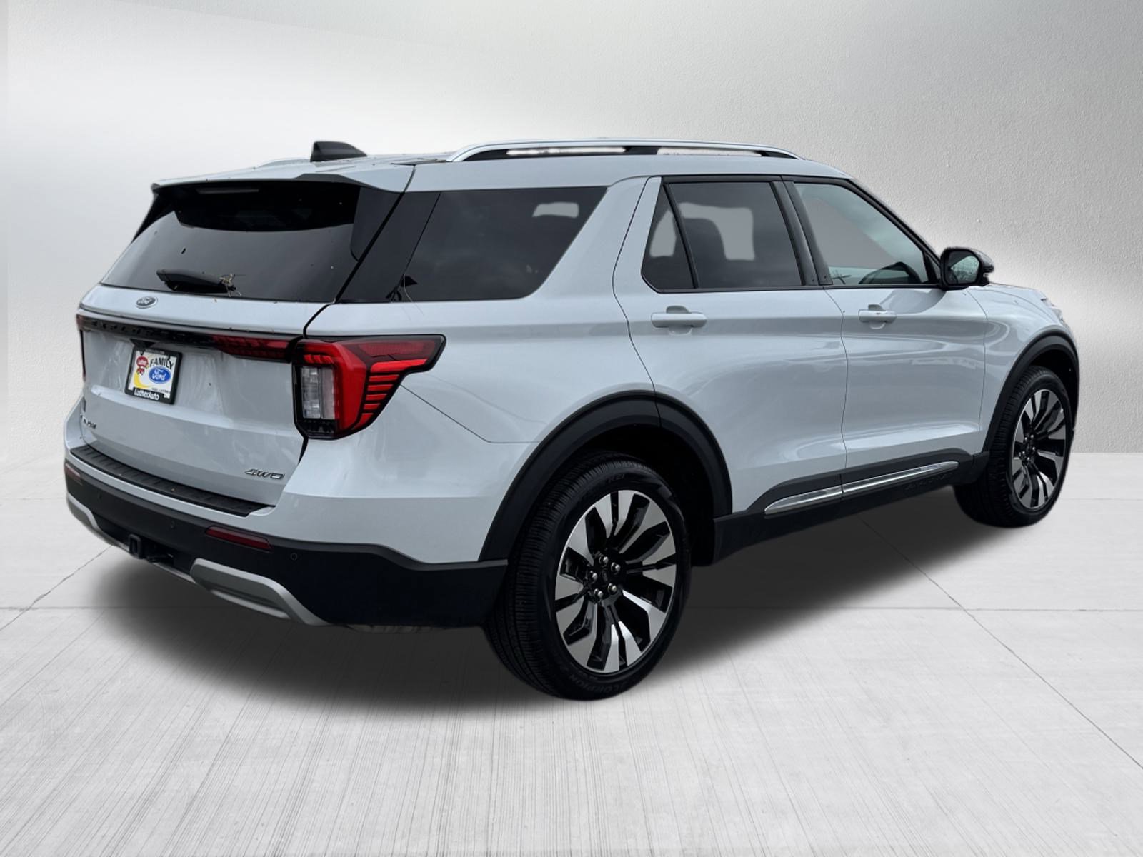 Certified 2025 Ford Explorer Platinum w/ LUX Leather Package image 7
