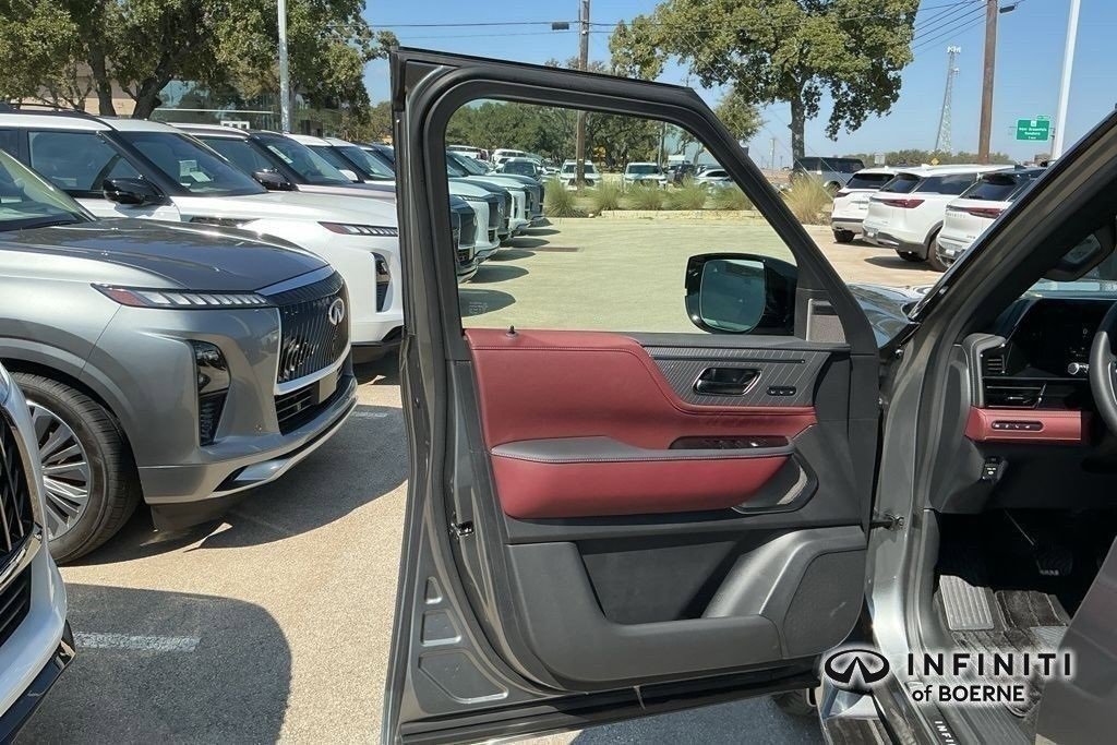 New 2026 INFINITI QX80 Autograph w/ Premium Cargo Package image 18