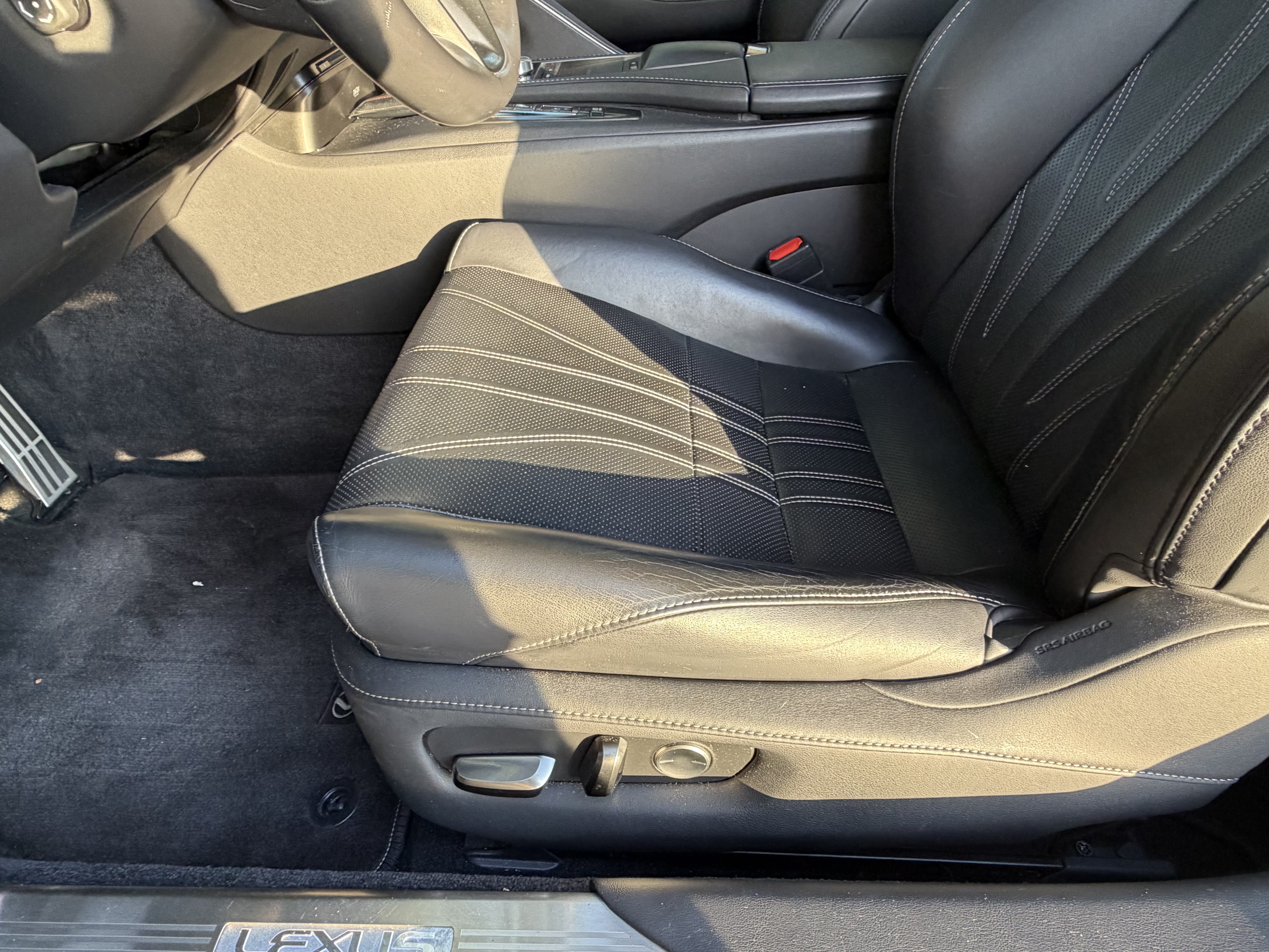 Used 2018 Lexus LC 500 Coupe w/ Touring Package RWD image 16