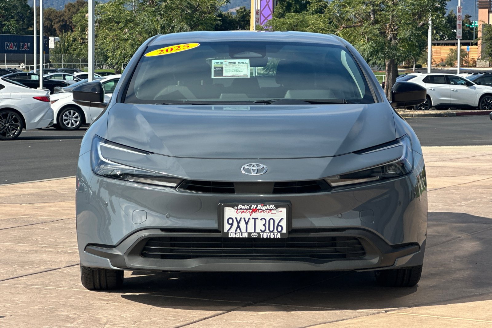 Used 2025 Toyota Prius LE FWD image 10