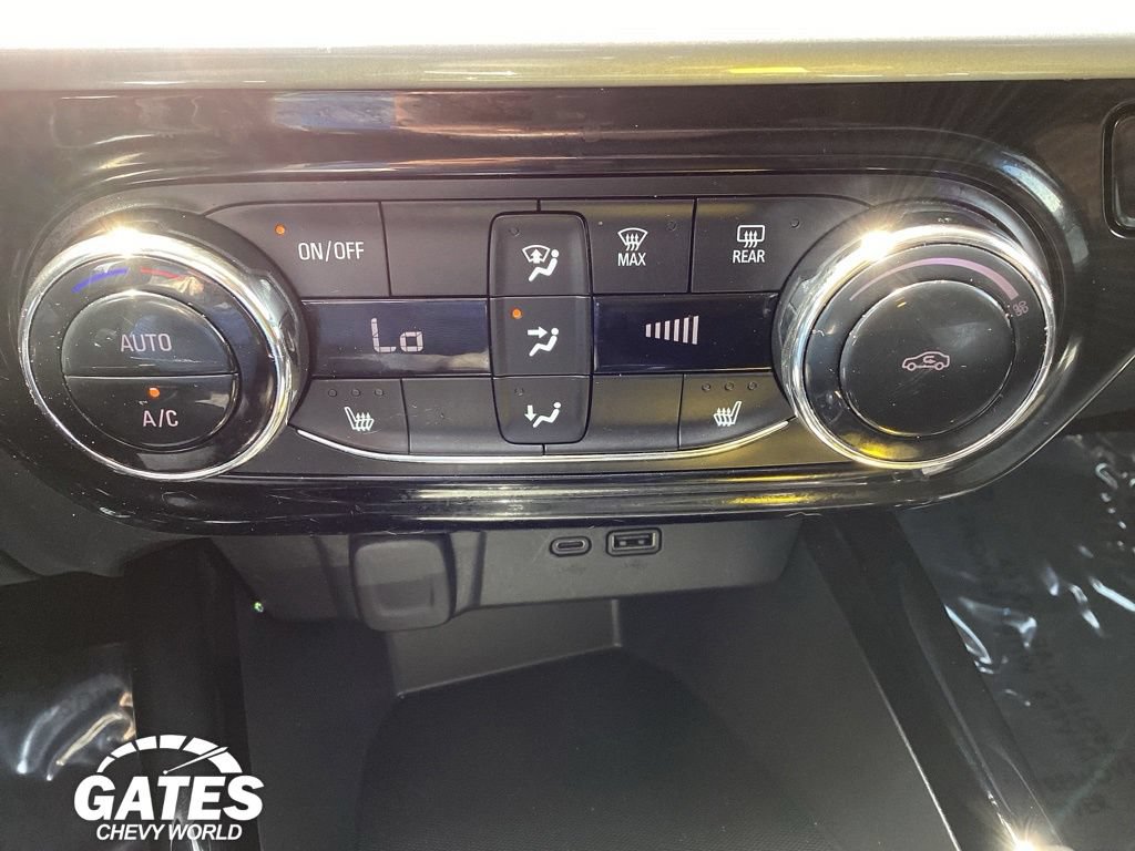 Used 2024 Chevrolet Trax LT w/ Driver Confidence Package FWD image 17