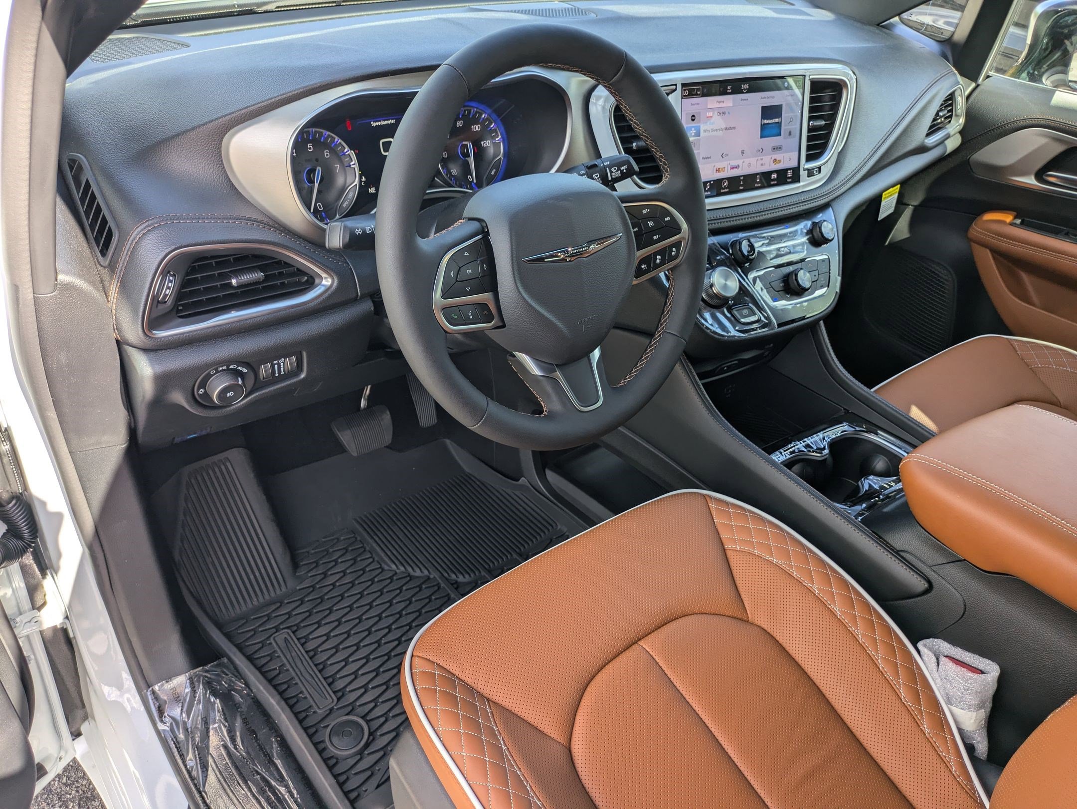 New 2026 Chrysler Pacifica Pinnacle image 9