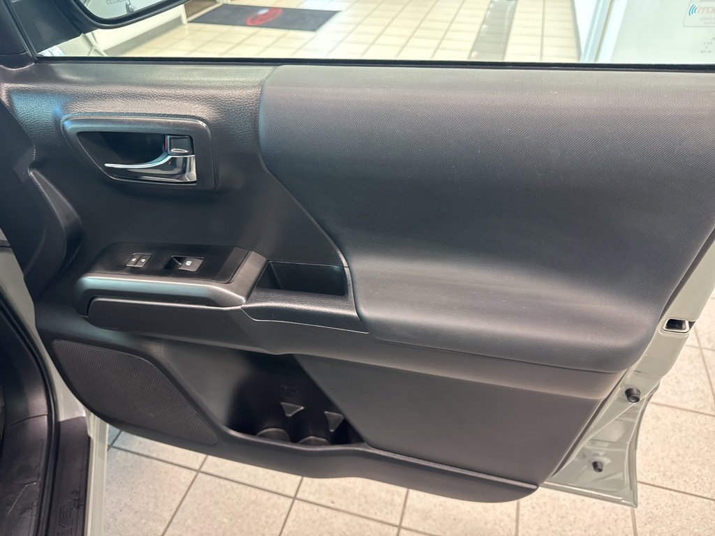 Used 2023 Toyota Tacoma TRD Sport image 23