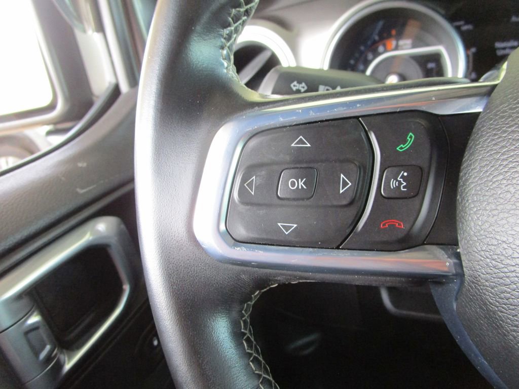 Used 2021 Jeep Gladiator Overland w/ Dual Top Group AWD/4WD image 38