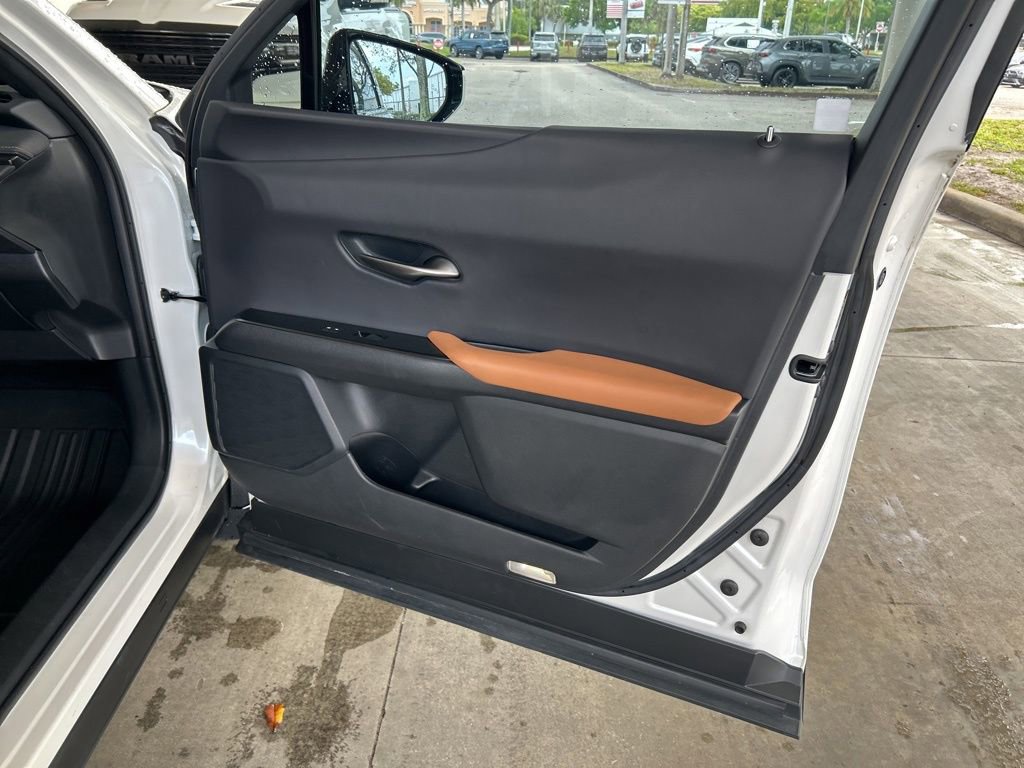 Used 2020 Lexus UX 200 w/ Premium Package image 24