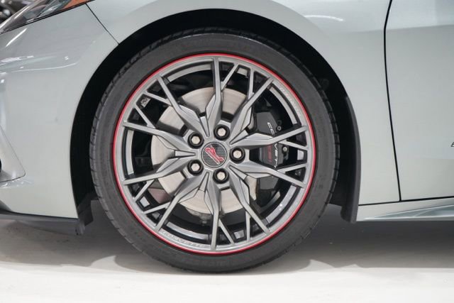 Used 2024 Chevrolet Corvette Stingray Premium Cpe w/ Z51 Performance Package RWD image 10