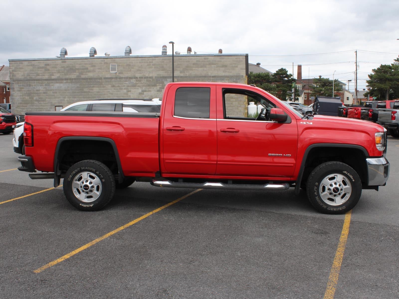 Used 2017 GMC Sierra 2500 SLE w/ SLE Convenience Package AWD/4WD image 4