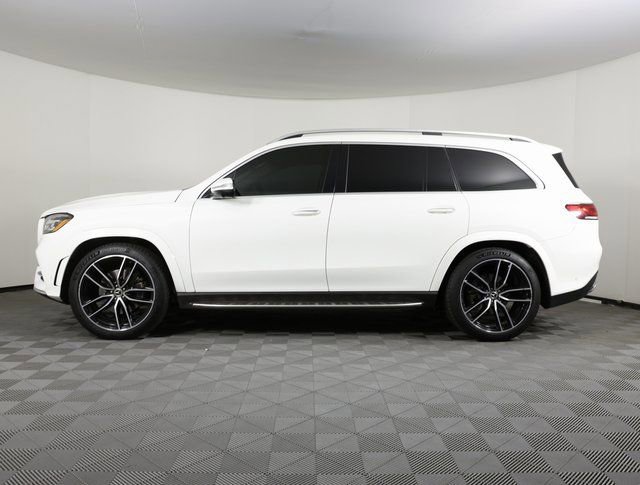 Used 2021 Mercedes-Benz GLS 580 4MATIC image 2