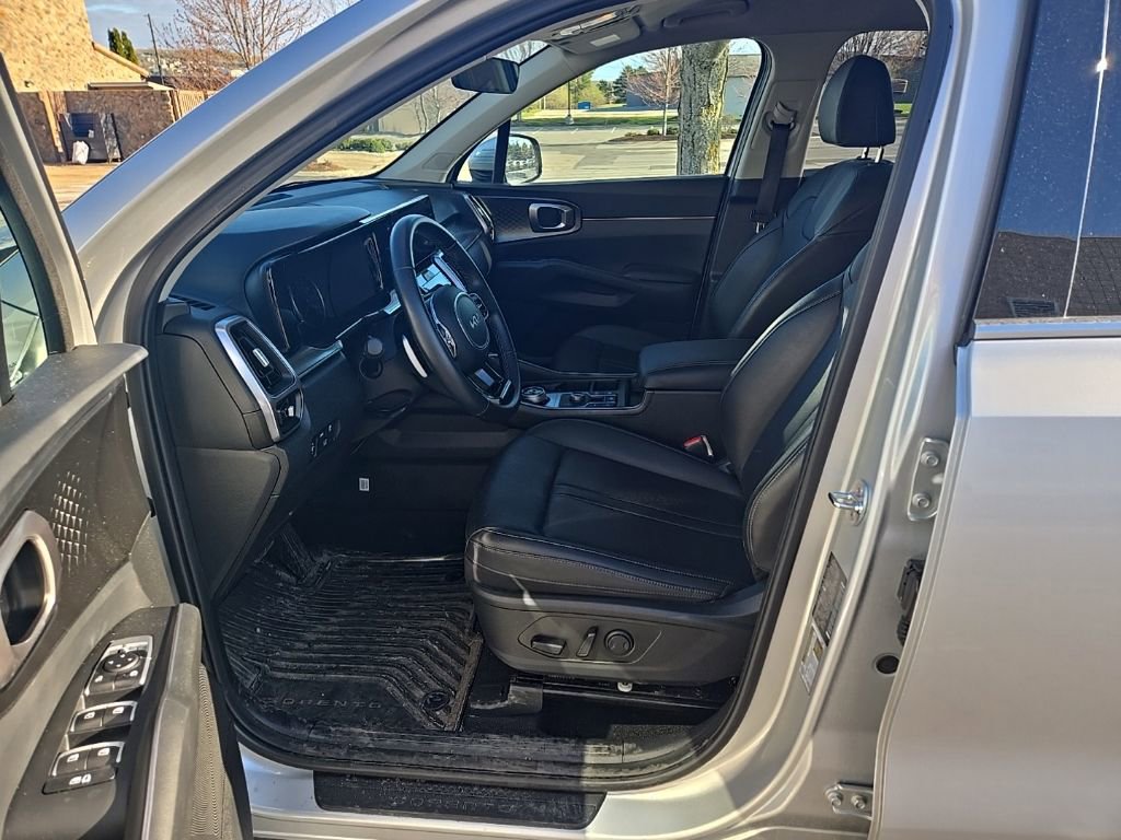 Used 2024 Kia Sorento EX AWD/4WD image 7