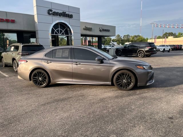 Used 2022 Toyota Camry XSE FWD image 2