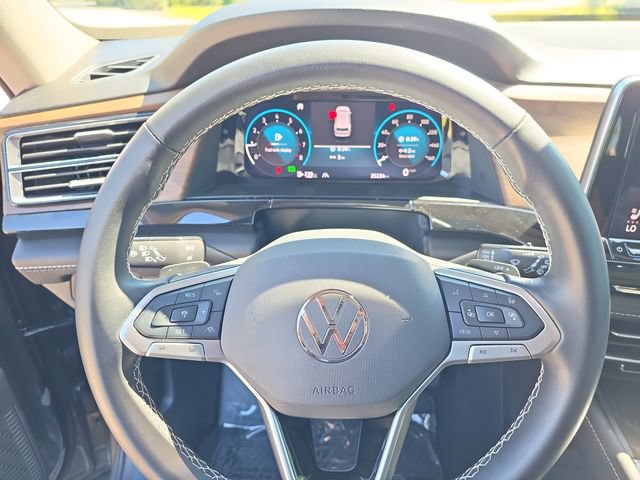 Used 2025 Volkswagen Atlas SE w/ Panoramic Sunroof Package FWD image 24