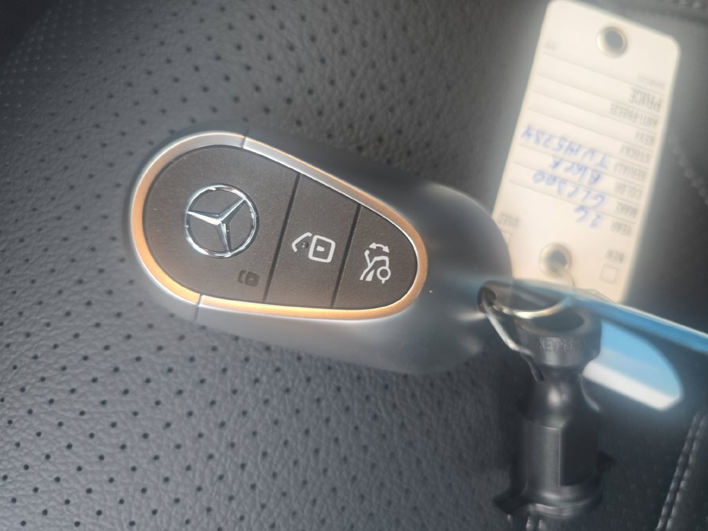 New 2026 Mercedes-Benz GLC 300 4MATIC image 28