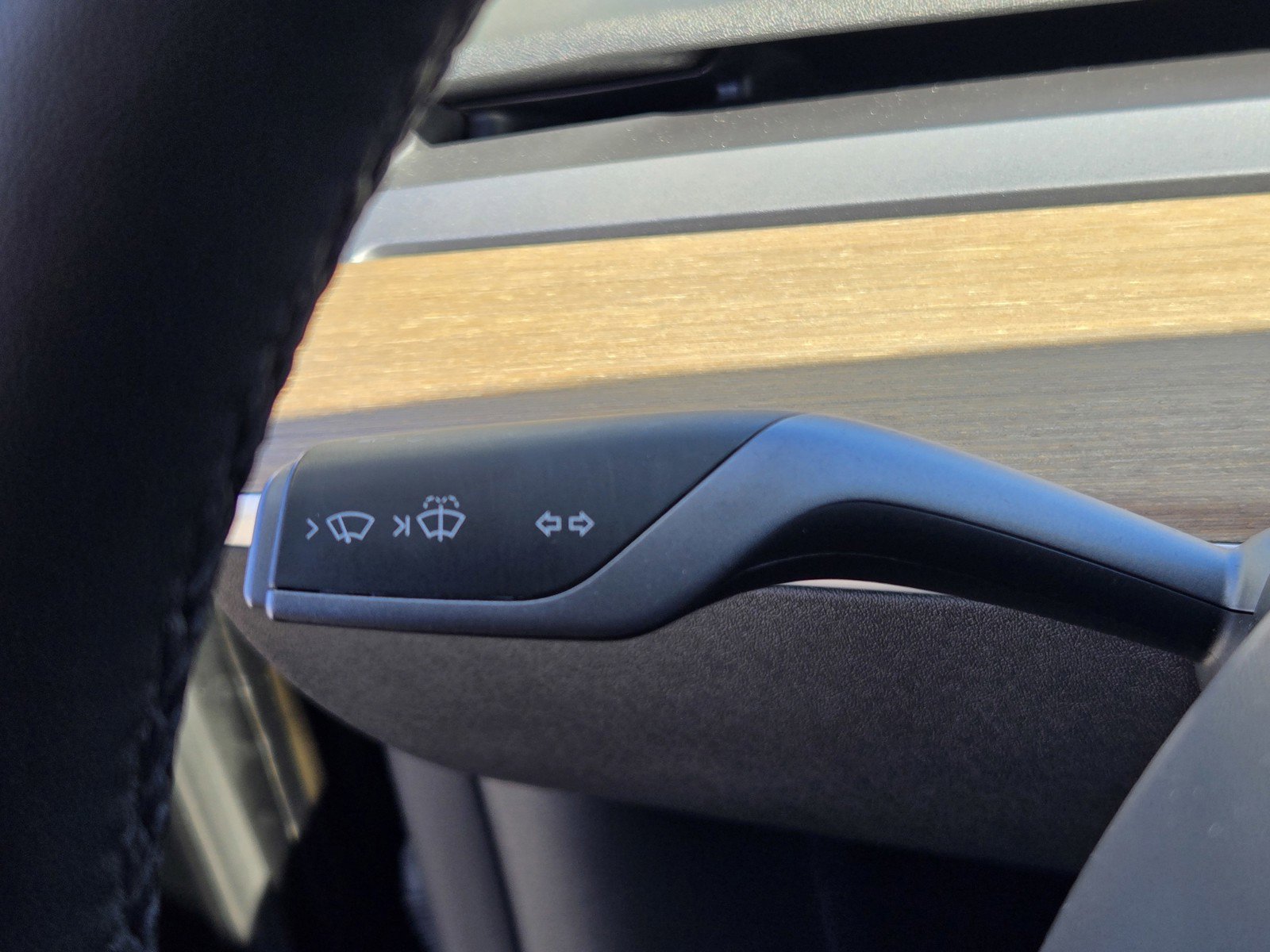 Used 2021 Tesla Model Y Long Range AWD/4WD image 25