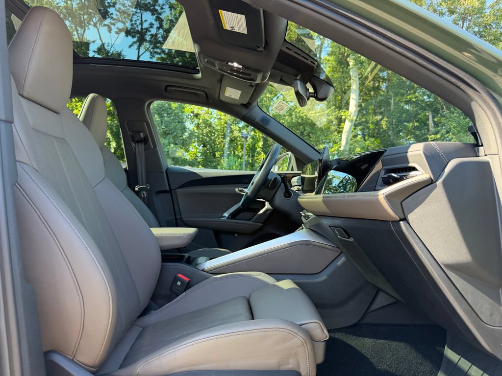 Used 2025 Audi Q5 Premium Plus w/ Premium Plus AWD/4WD image 18