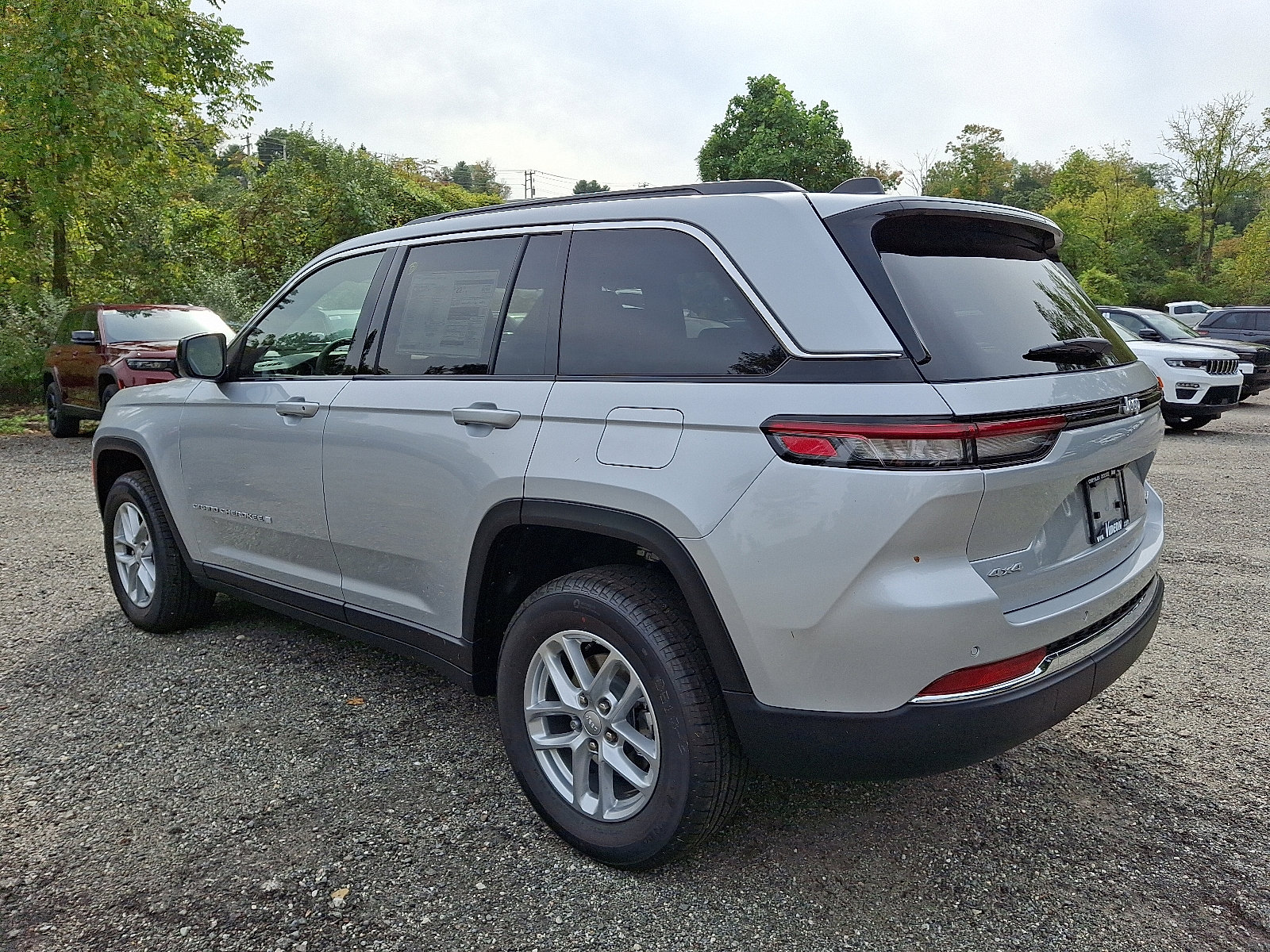 New 2025 Jeep Grand Cherokee Laredo X w/ Luxury Tech Group I image 3